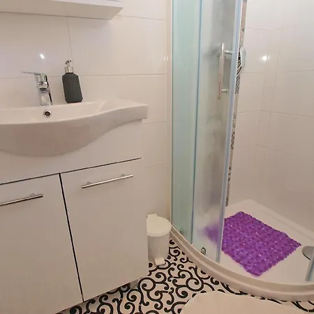 Fuer 3 Personen Ca 30 Qm In Cervar-porat, Istrien Istrische Riviera *